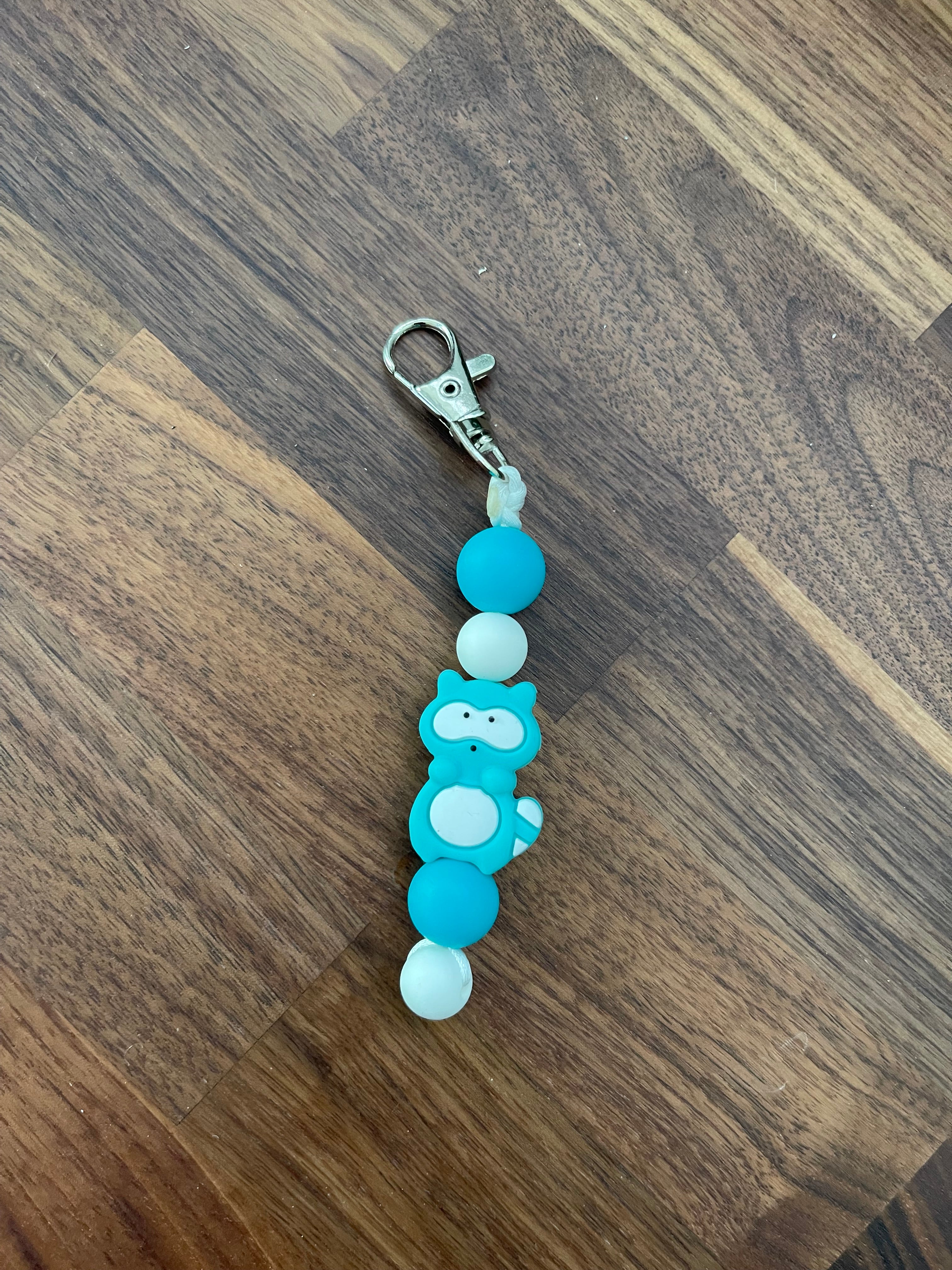 Zipper pulls
