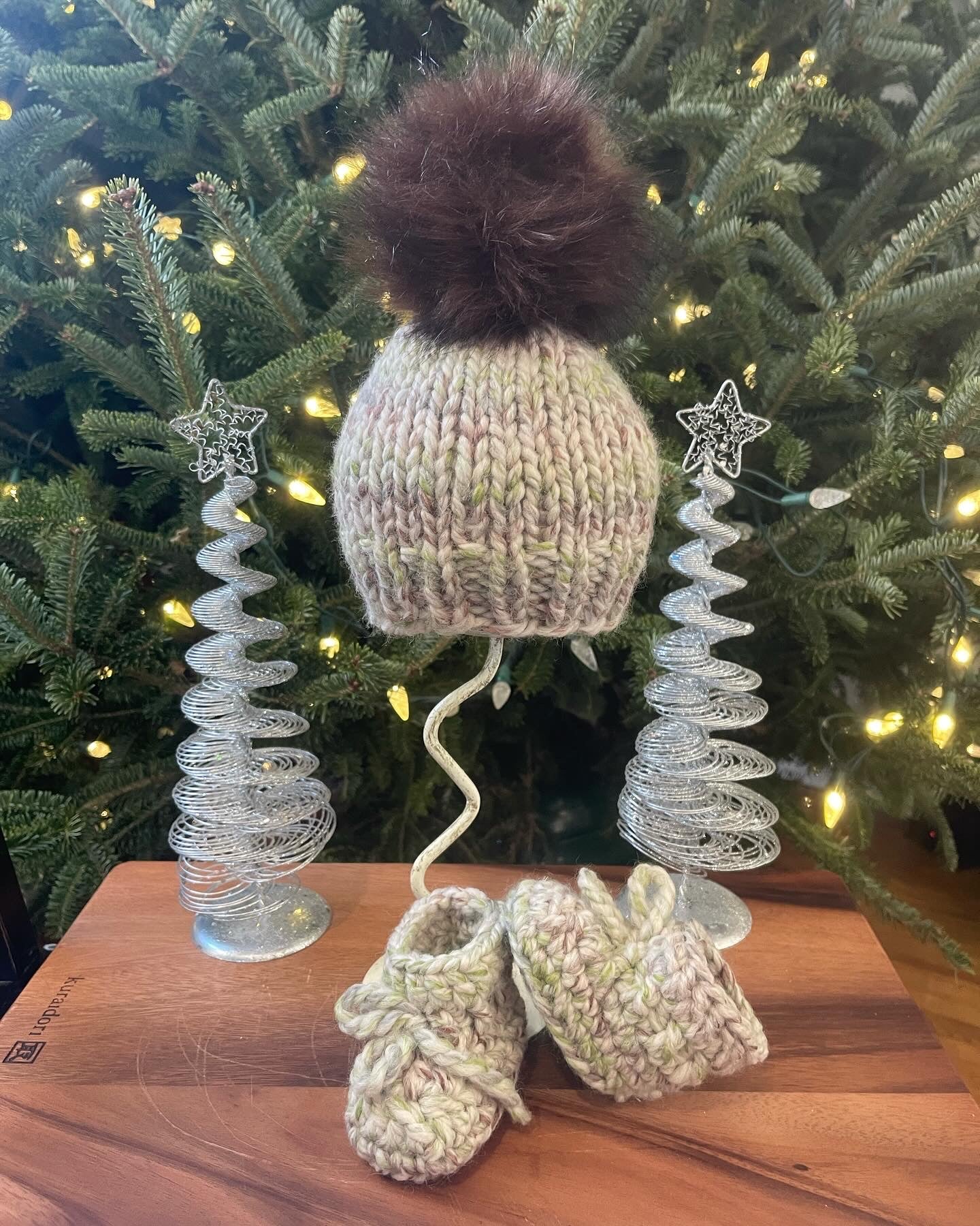 Knitted newborn sets