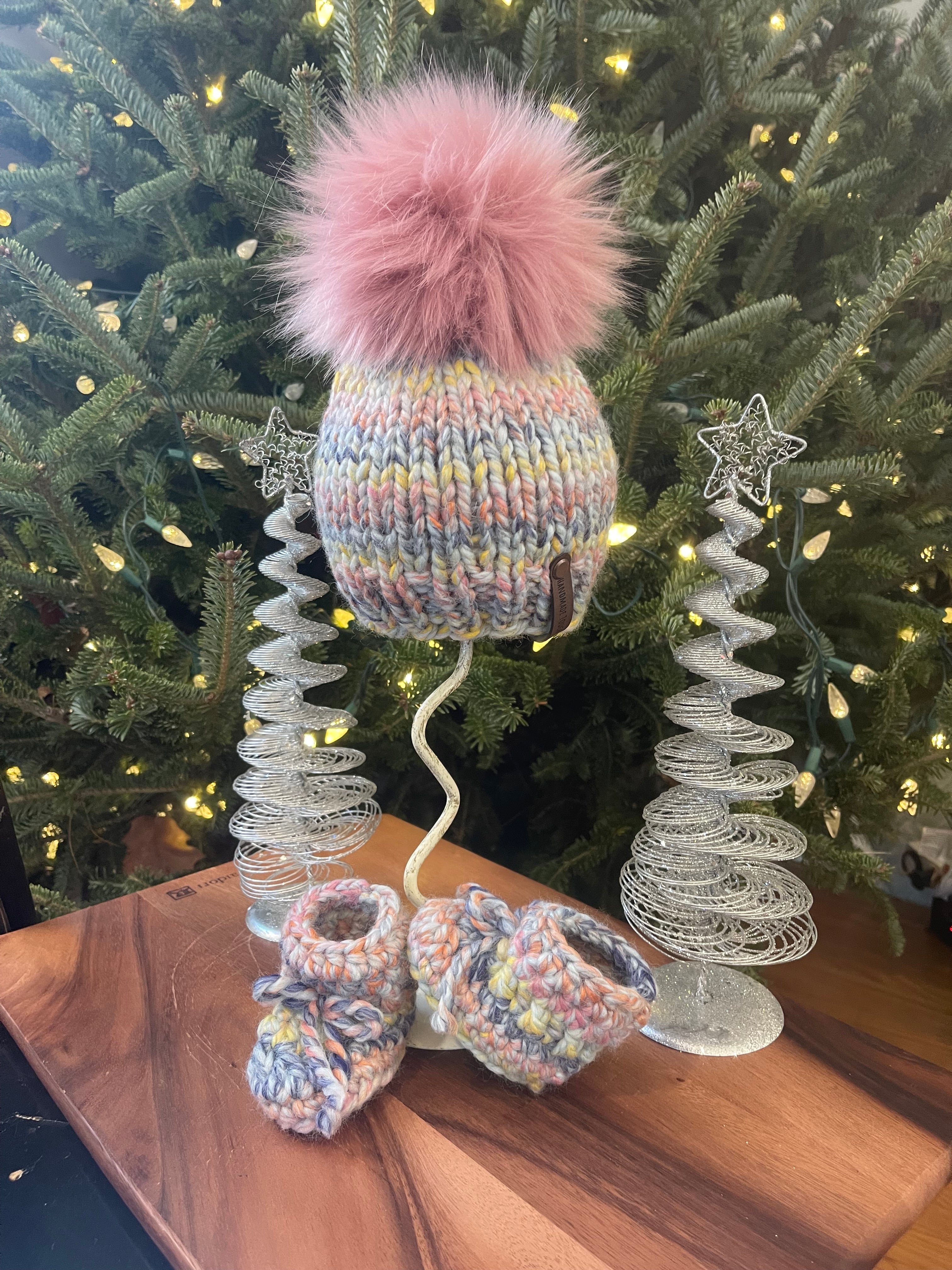Knitted newborn sets
