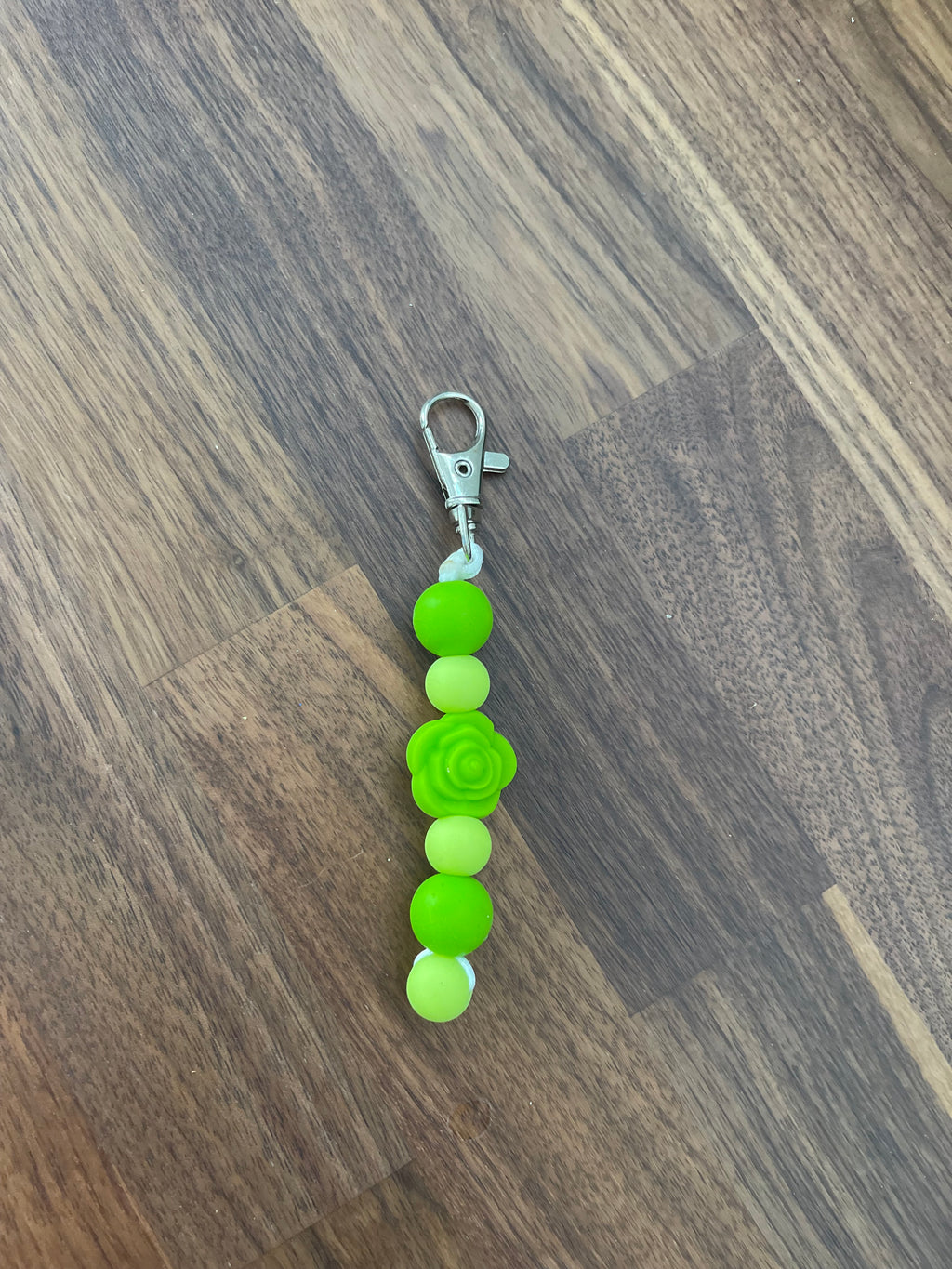 Zipper pulls