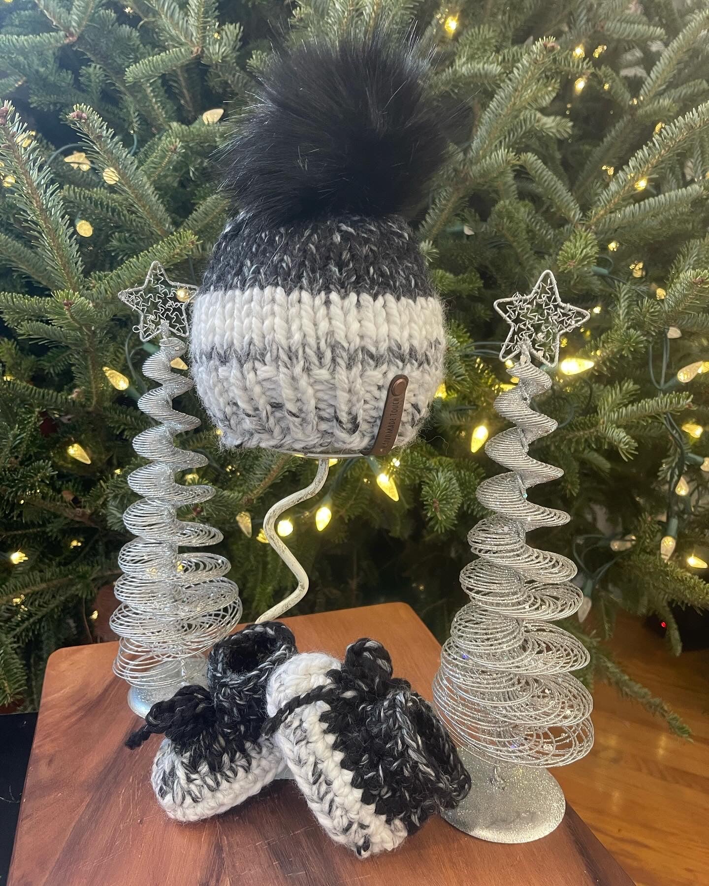 Knitted newborn sets