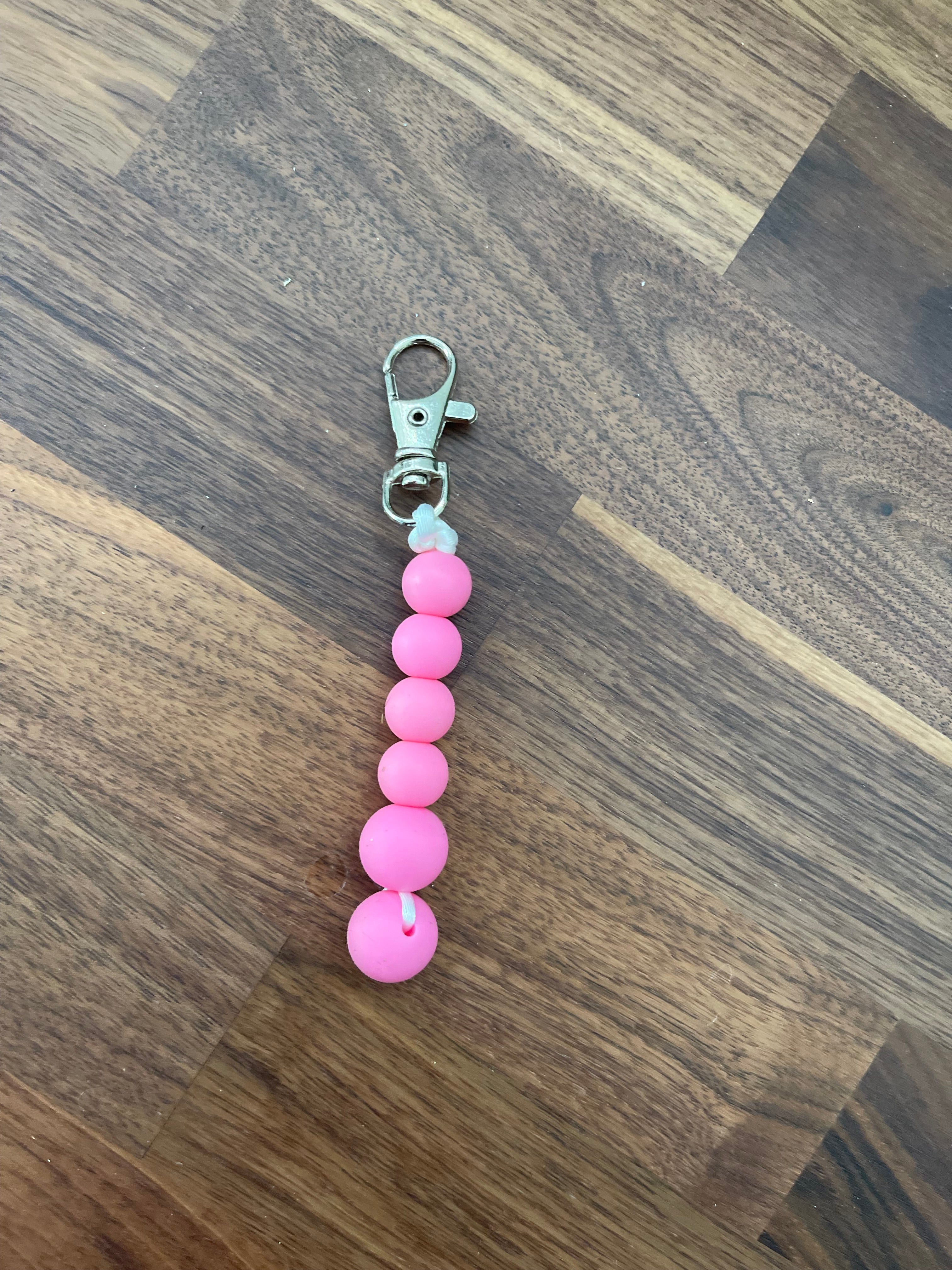 Zipper pulls