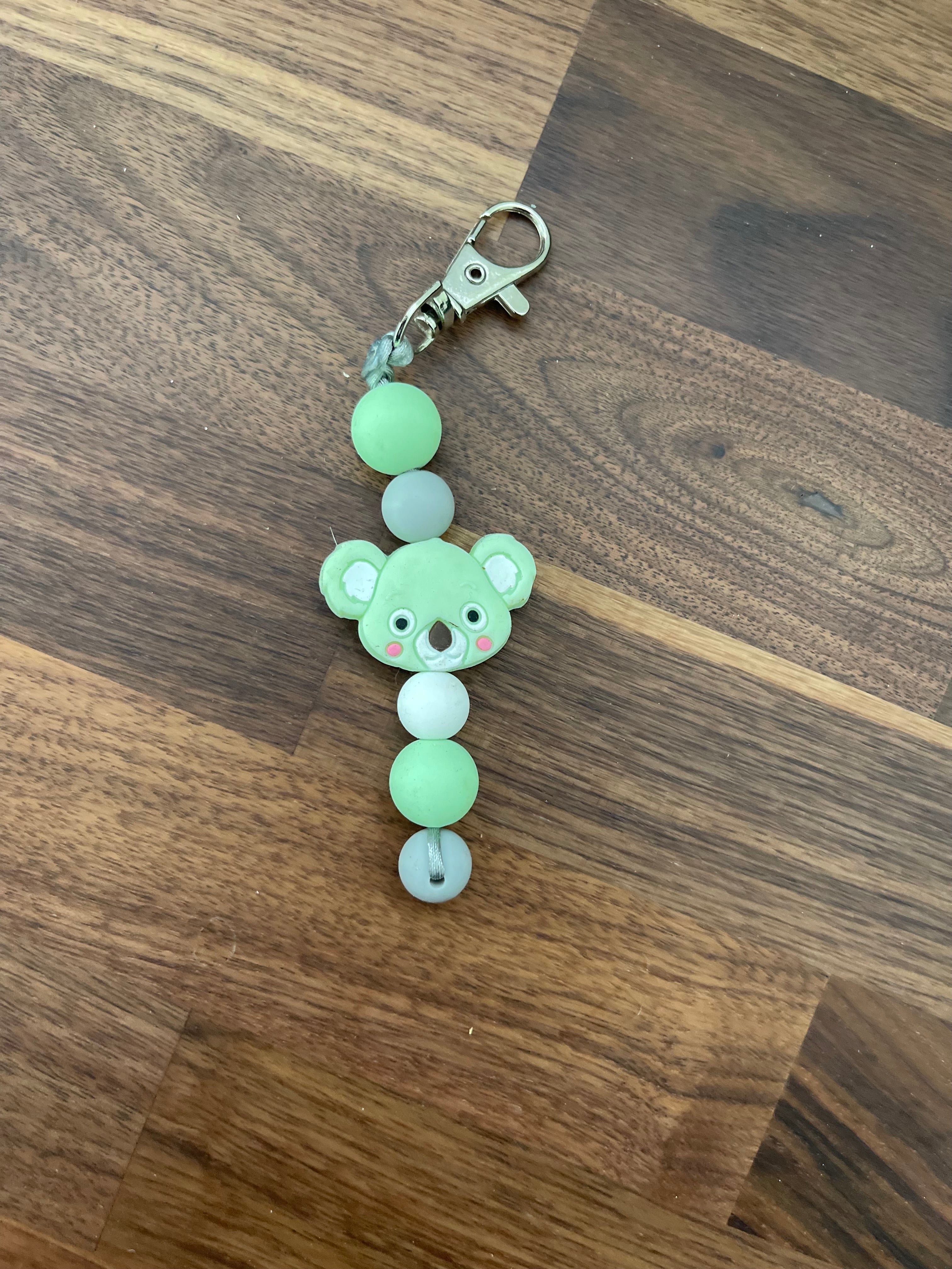 Zipper pulls