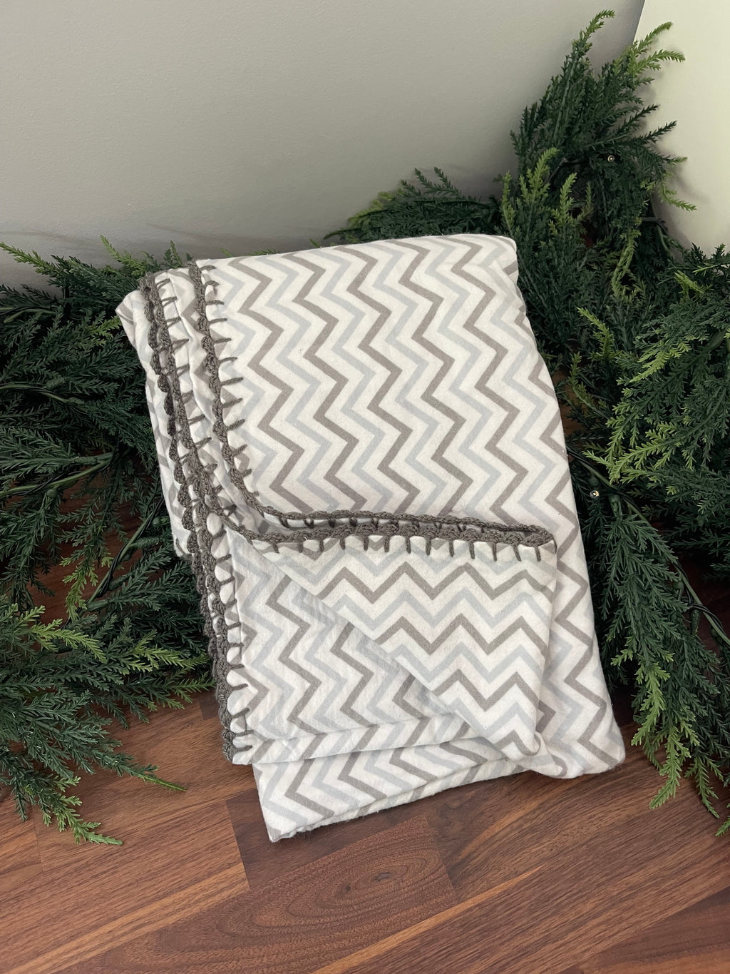 Crochet edge receiving blanket