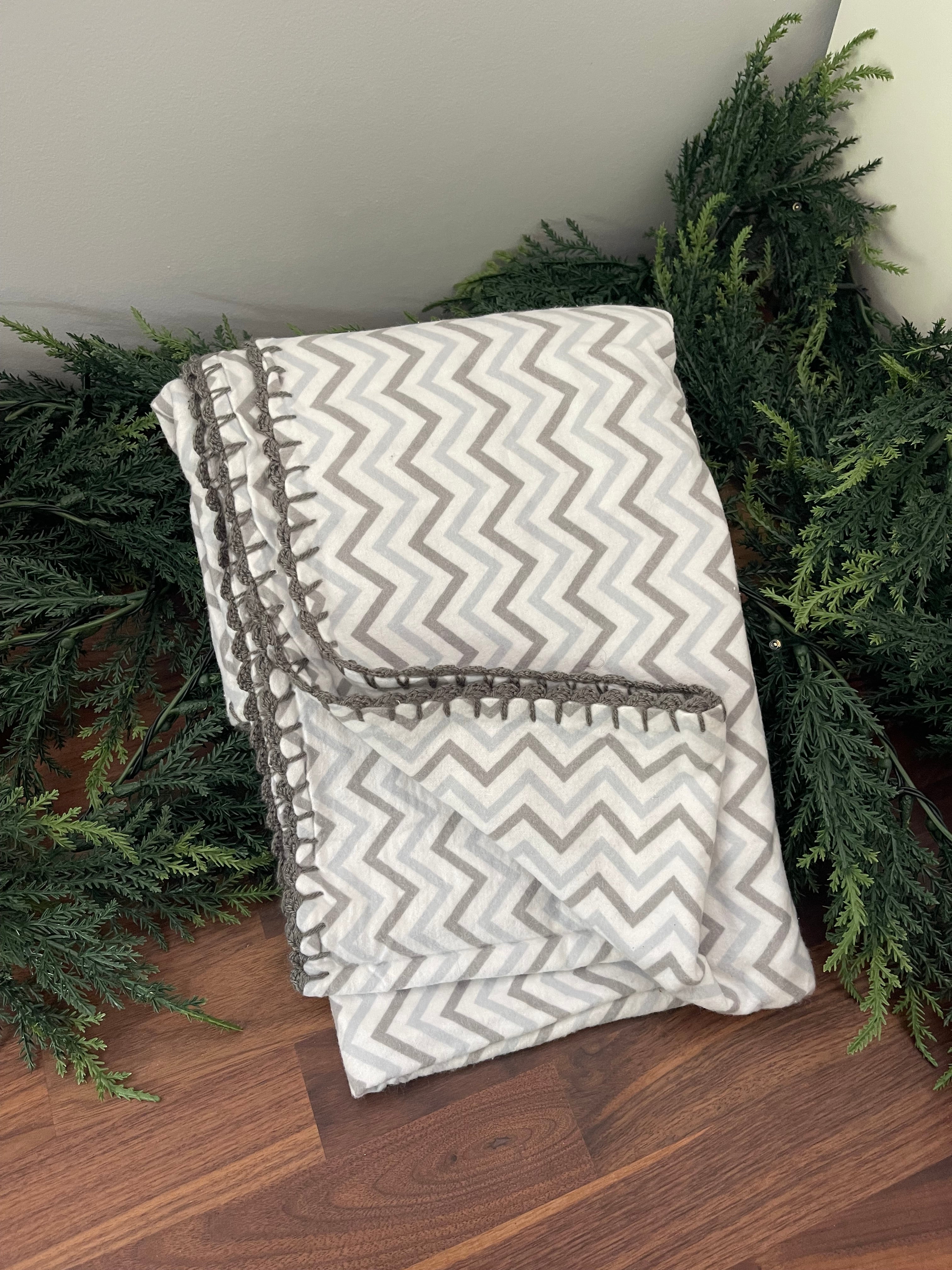 Crochet edge receiving blanket